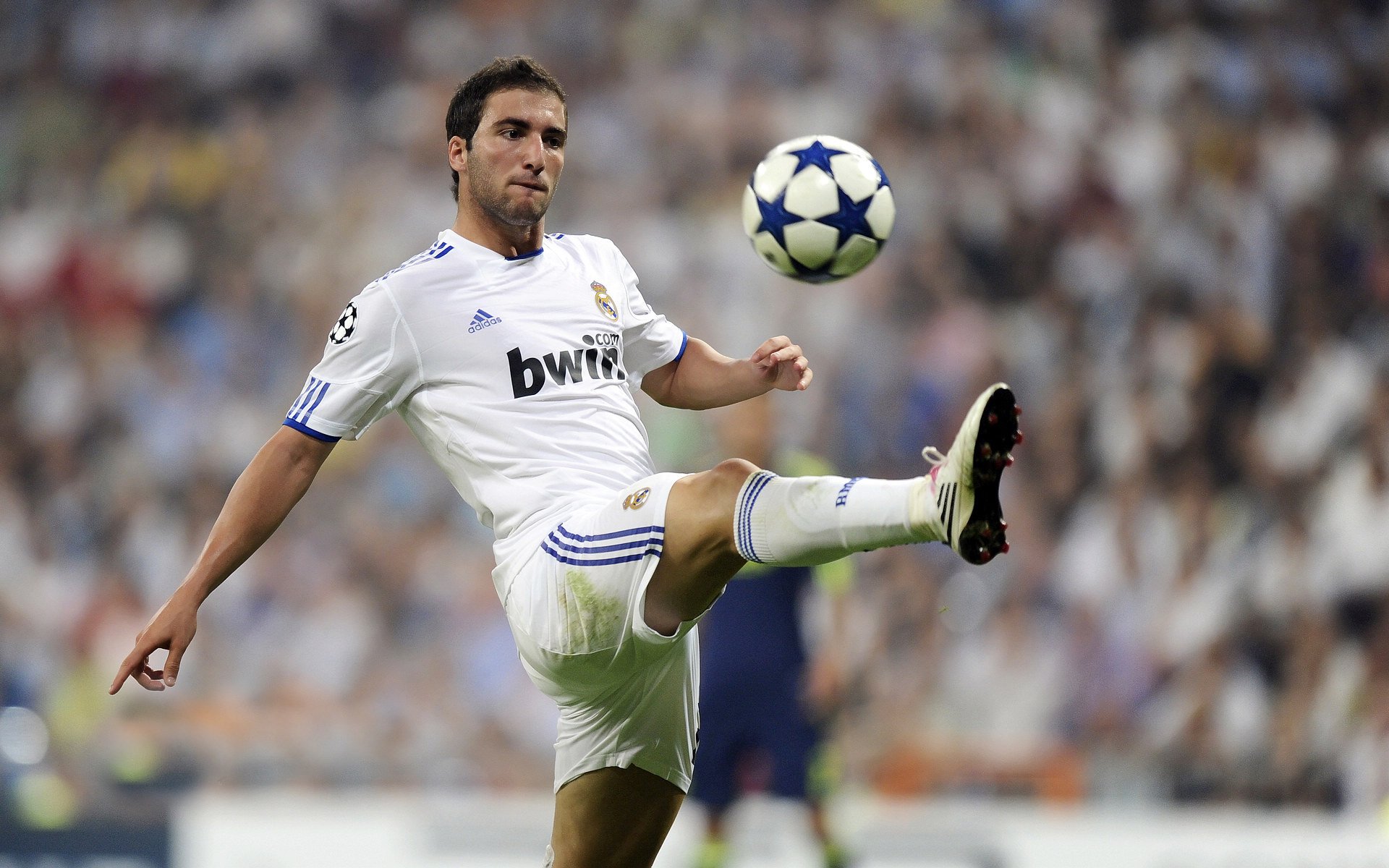 【比赛战报】顶级运动员在大赛中的攻守策略一览，运动员的四大比赛能力