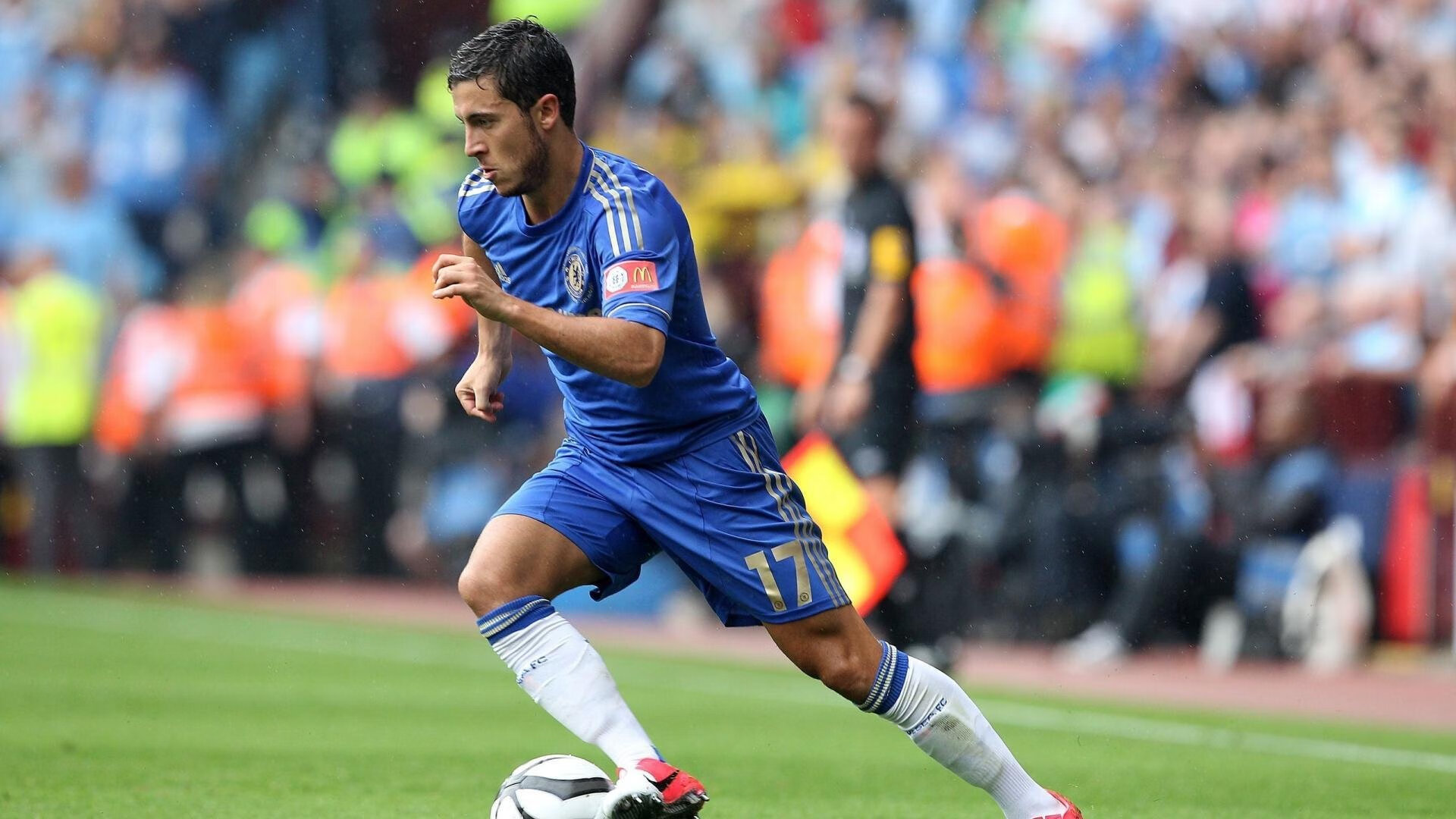 库里：百发百中，三分线外绝无仅有的“魔炮”！，库里如何超越魔术师